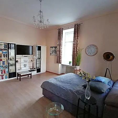 Nr 2 Gemuetliche Mit King-size Bett Und Essbereich Im Zentrum Im Neubarockstyle בית אירוח *