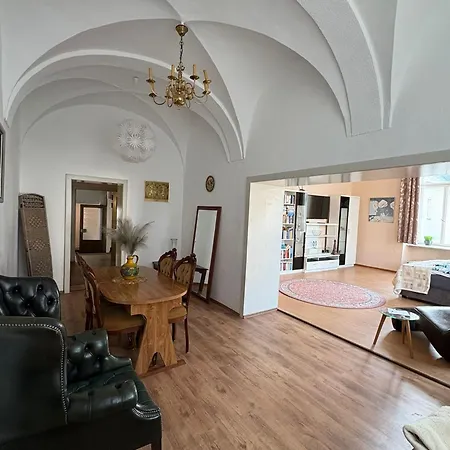 Nr 2 Gemuetliche Mit King-size Bett Und Essbereich Im Zentrum Im Neubarockstyle * Annaberg-Buchholz